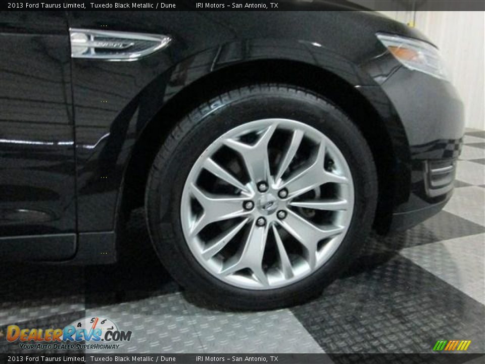 2013 Ford Taurus Limited Tuxedo Black Metallic / Dune Photo #8