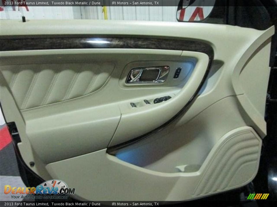 2013 Ford Taurus Limited Tuxedo Black Metallic / Dune Photo #9
