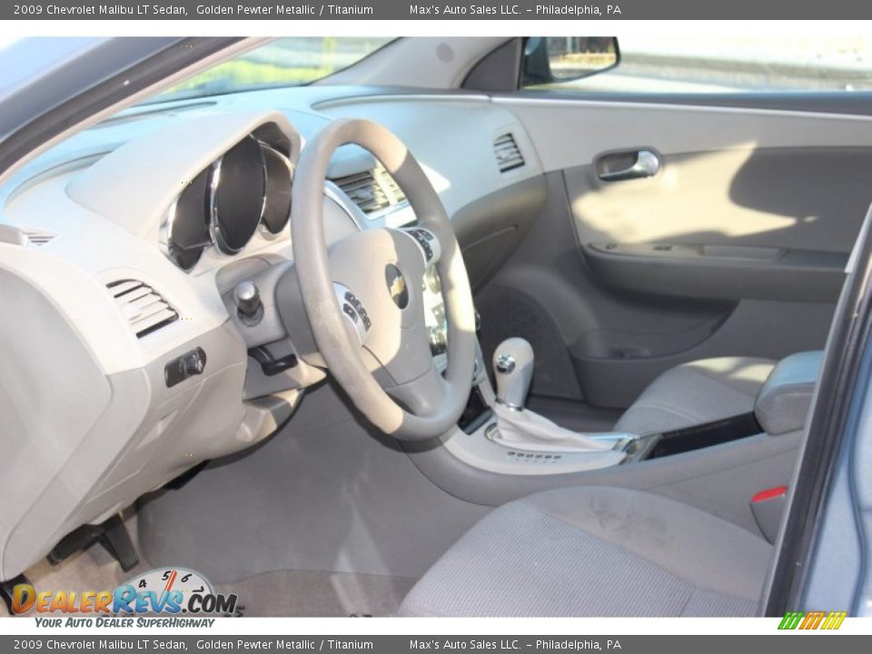 2009 Chevrolet Malibu LT Sedan Golden Pewter Metallic / Titanium Photo #2
