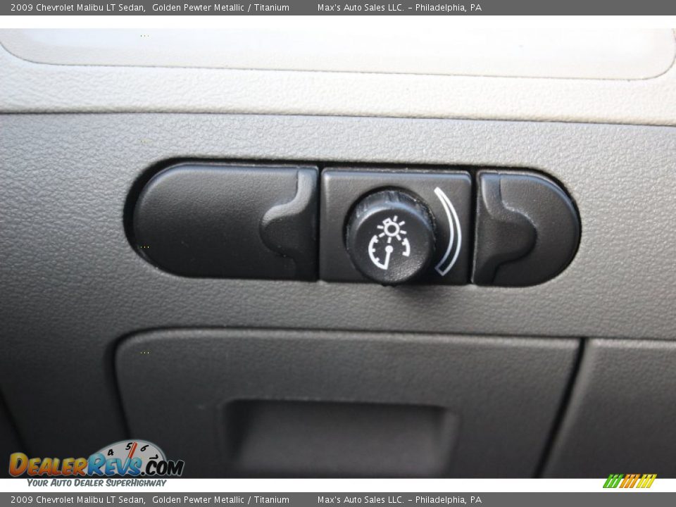 2009 Chevrolet Malibu LT Sedan Golden Pewter Metallic / Titanium Photo #19