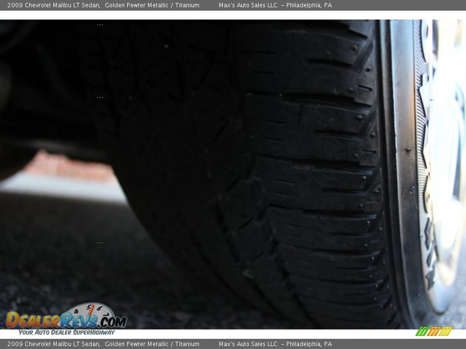 2009 Chevrolet Malibu LT Sedan Golden Pewter Metallic / Titanium Photo #27