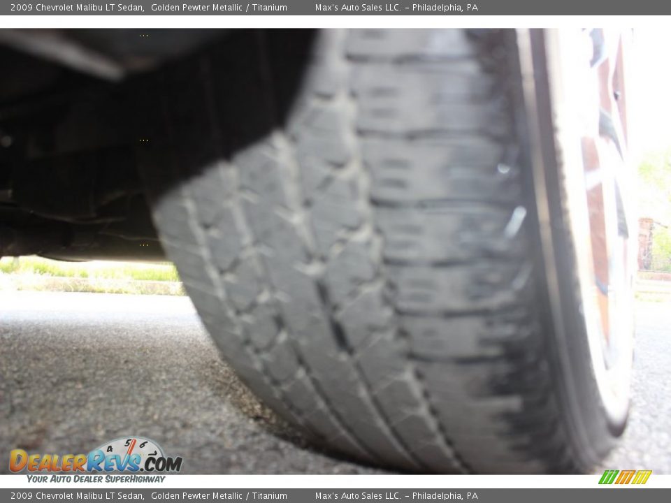 2009 Chevrolet Malibu LT Sedan Golden Pewter Metallic / Titanium Photo #29