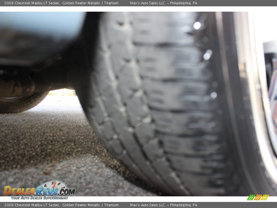 2009 Chevrolet Malibu LT Sedan Golden Pewter Metallic / Titanium Photo #30