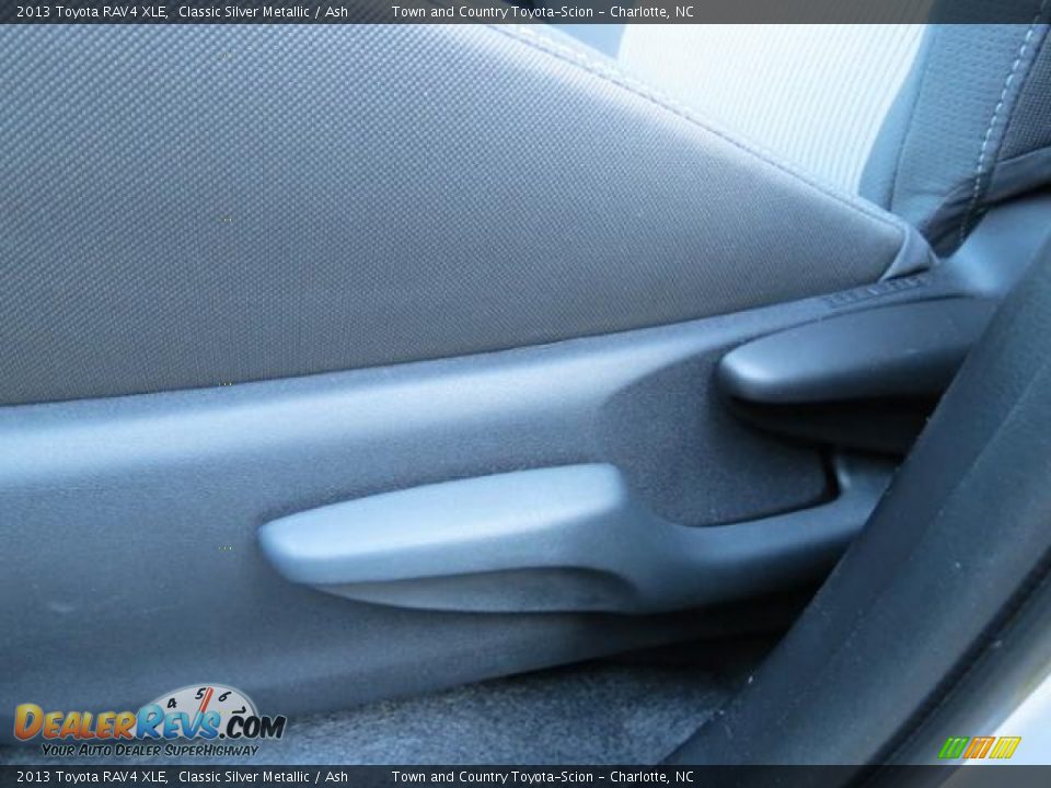 2013 Toyota RAV4 XLE Classic Silver Metallic / Ash Photo #9