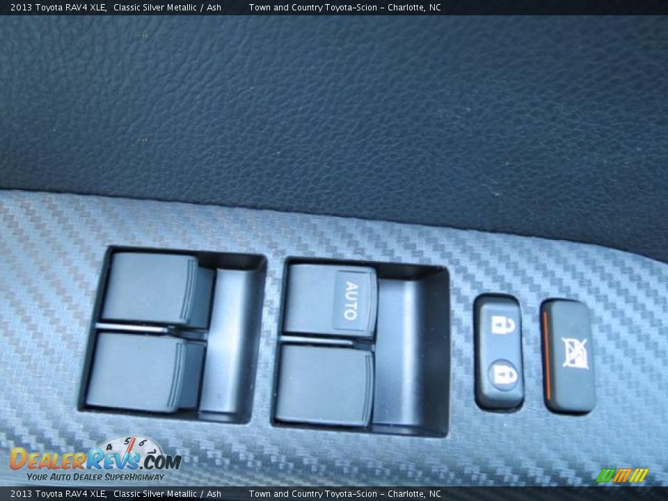 2013 Toyota RAV4 XLE Classic Silver Metallic / Ash Photo #10