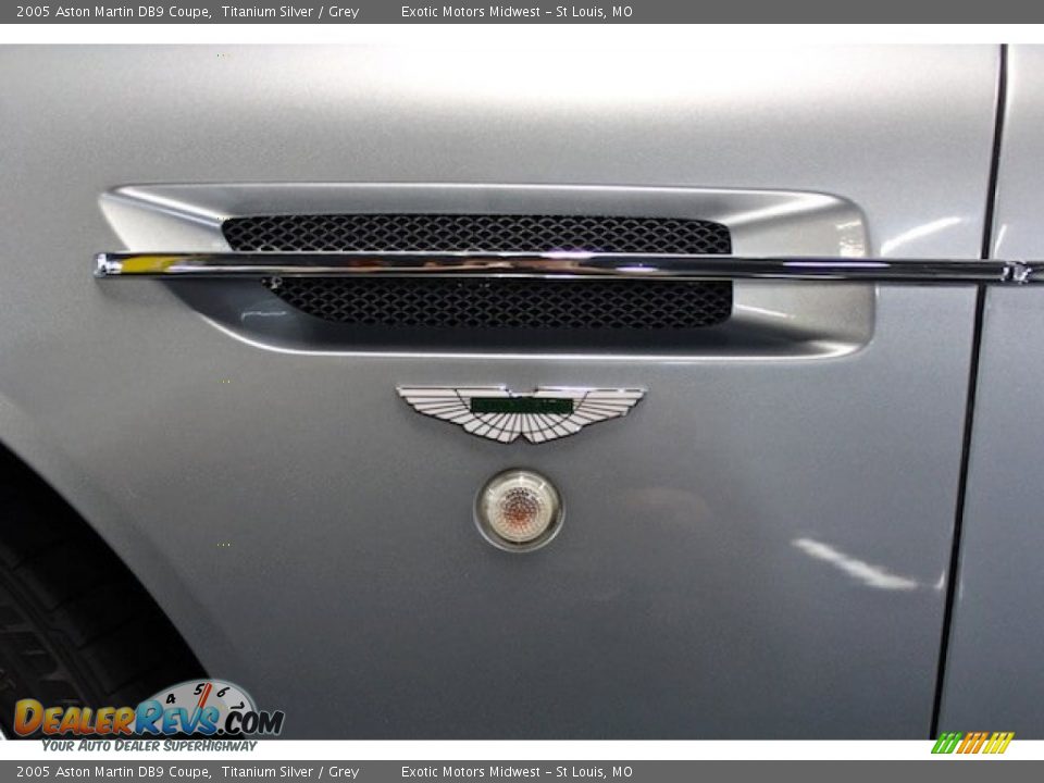 2005 Aston Martin DB9 Coupe Logo Photo #19
