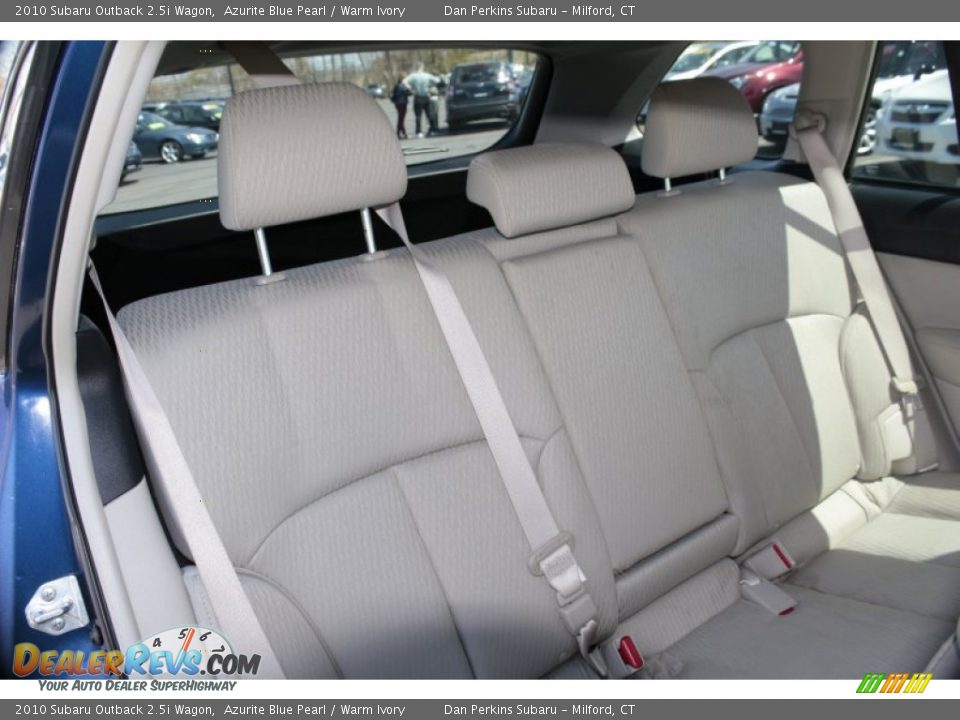 2010 Subaru Outback 2.5i Wagon Azurite Blue Pearl / Warm Ivory Photo #16