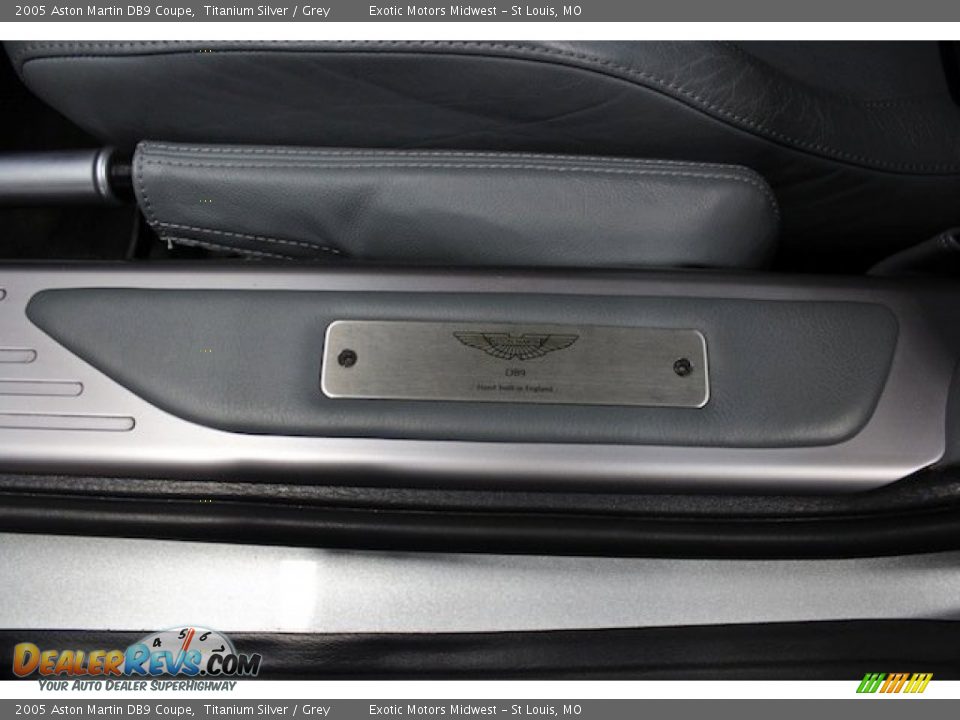 2005 Aston Martin DB9 Coupe Logo Photo #30