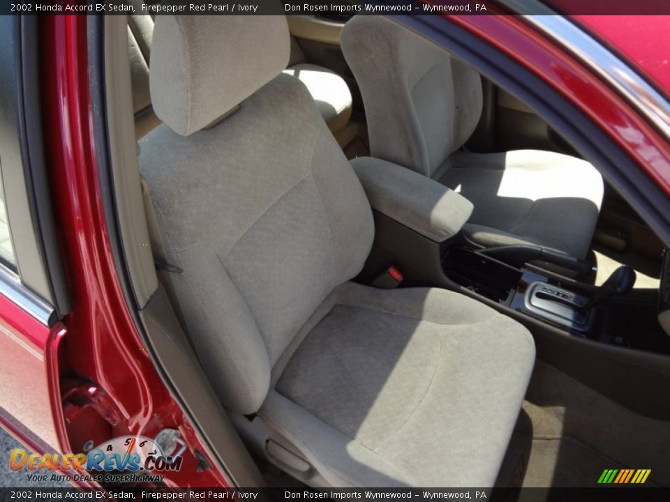 2002 Honda Accord EX Sedan Firepepper Red Pearl / Ivory Photo #16