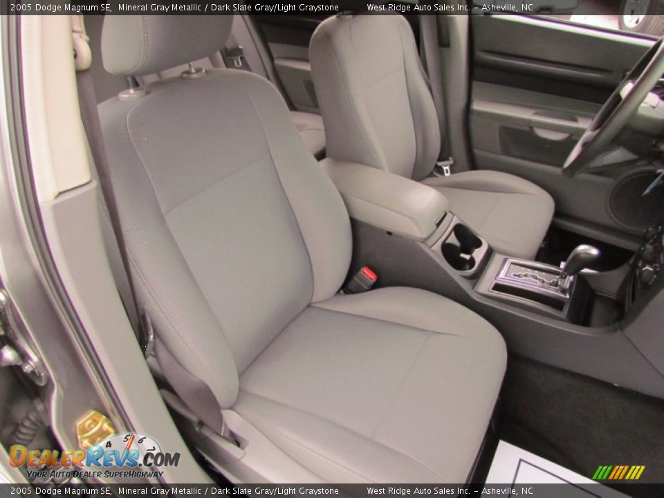 2005 Dodge Magnum SE Mineral Gray Metallic / Dark Slate Gray/Light Graystone Photo #13