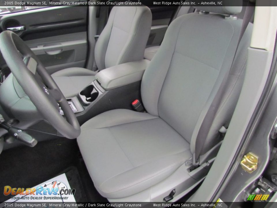 2005 Dodge Magnum SE Mineral Gray Metallic / Dark Slate Gray/Light Graystone Photo #21
