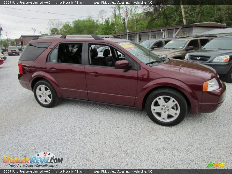 Merlot Metallic 2005 Ford Freestyle Limited AWD Photo #2