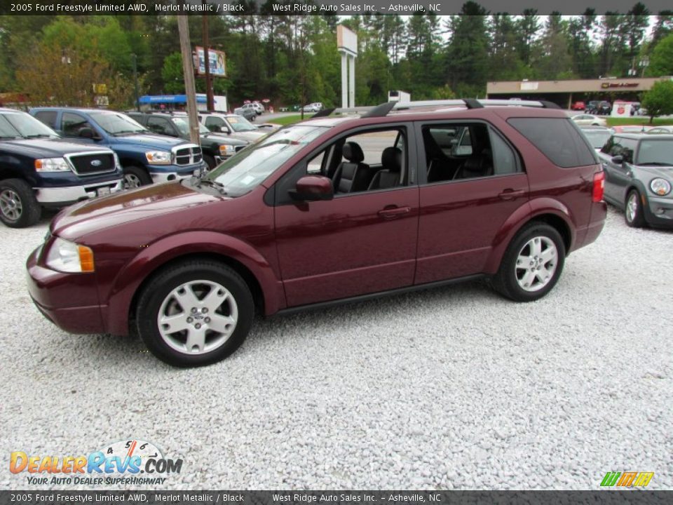2005 Ford Freestyle Limited AWD Merlot Metallic / Black Photo #10