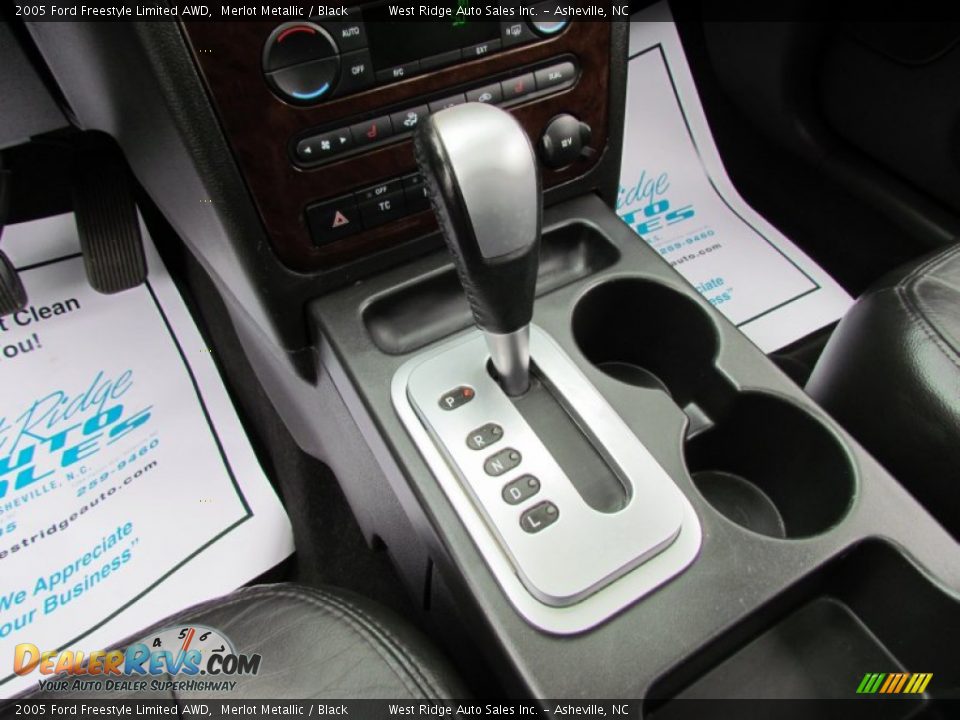 2005 Ford Freestyle Limited AWD Shifter Photo #28
