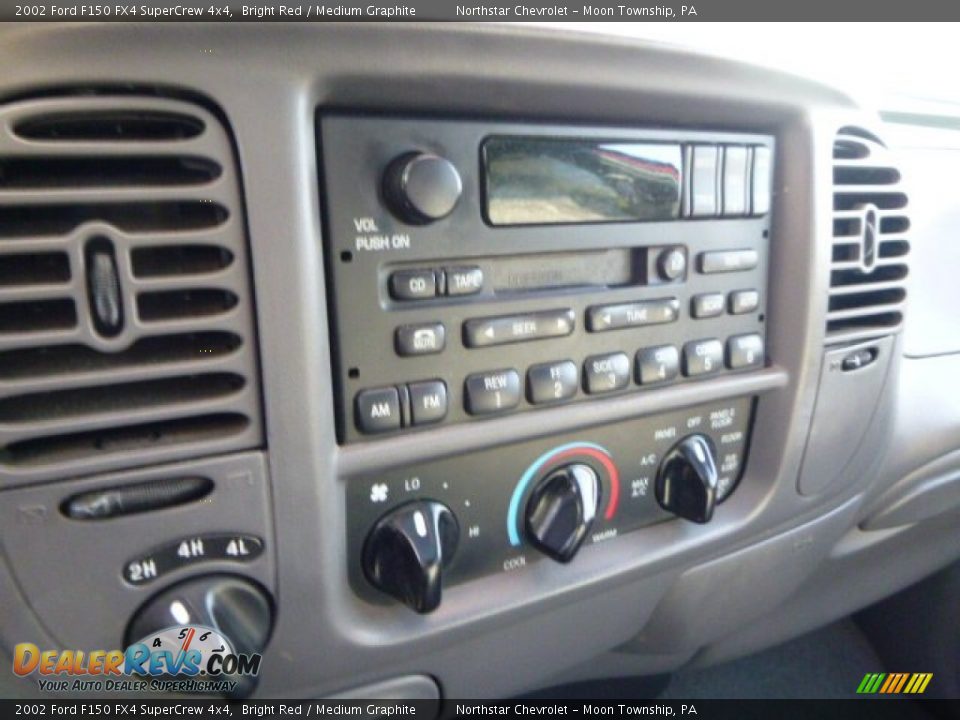 Controls of 2002 Ford F150 FX4 SuperCrew 4x4 Photo #13