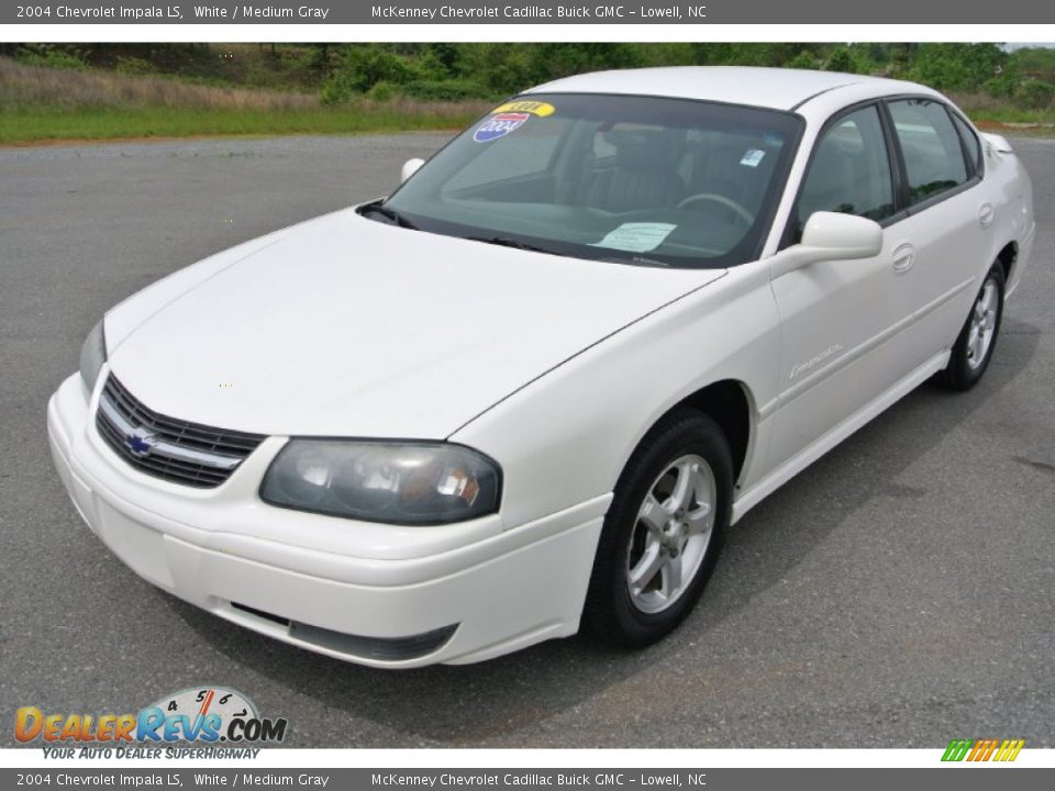 Front 3/4 View of 2004 Chevrolet Impala LS Photo #1