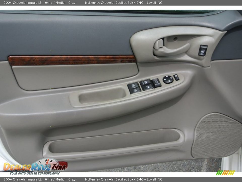 Door Panel of 2004 Chevrolet Impala LS Photo #9