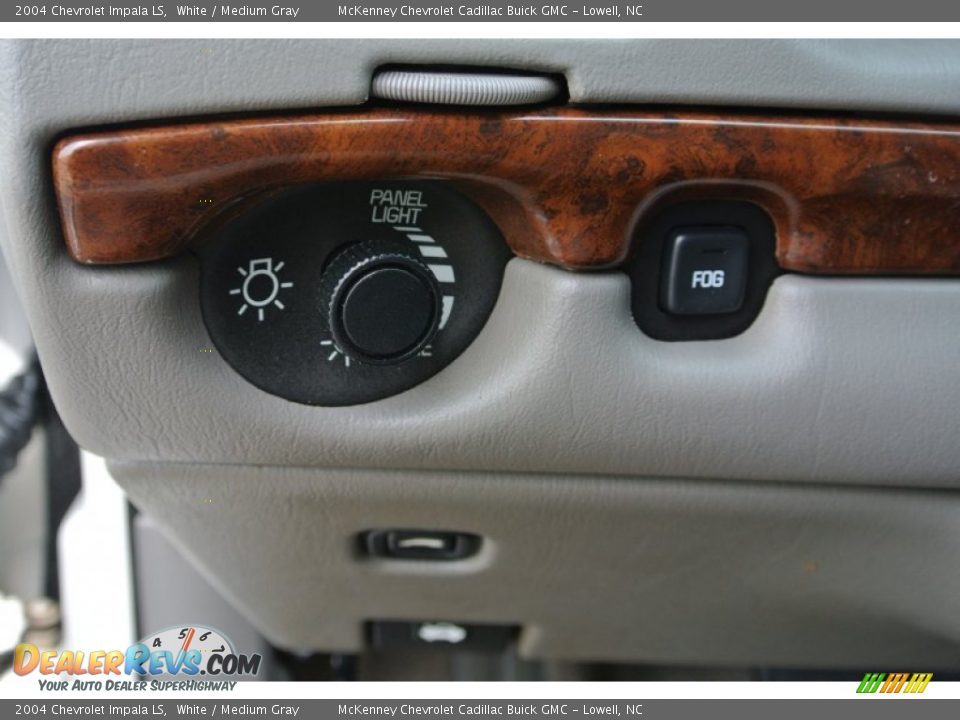 Controls of 2004 Chevrolet Impala LS Photo #10