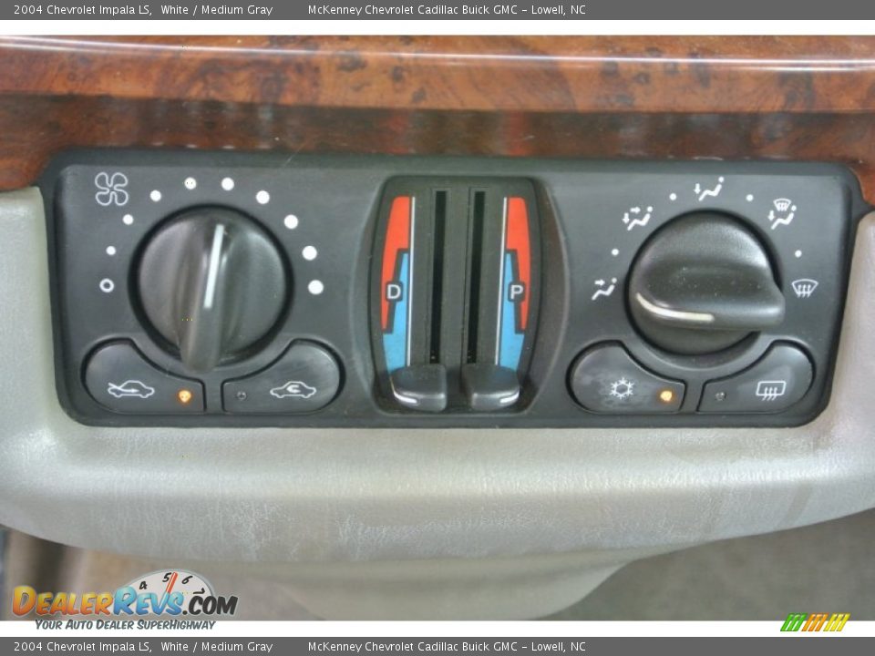 Controls of 2004 Chevrolet Impala LS Photo #11