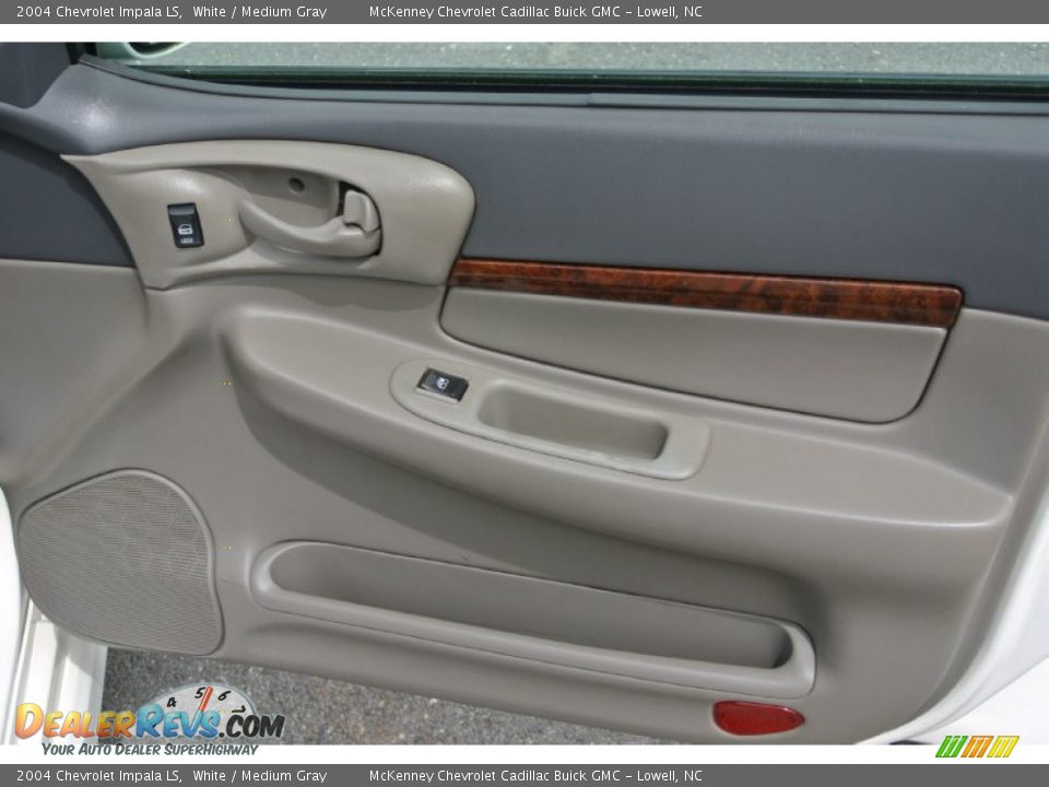 Door Panel of 2004 Chevrolet Impala LS Photo #19