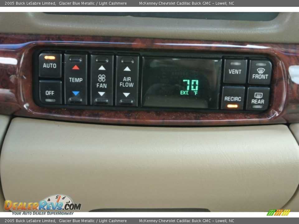 Controls of 2005 Buick LeSabre Limited Photo #12