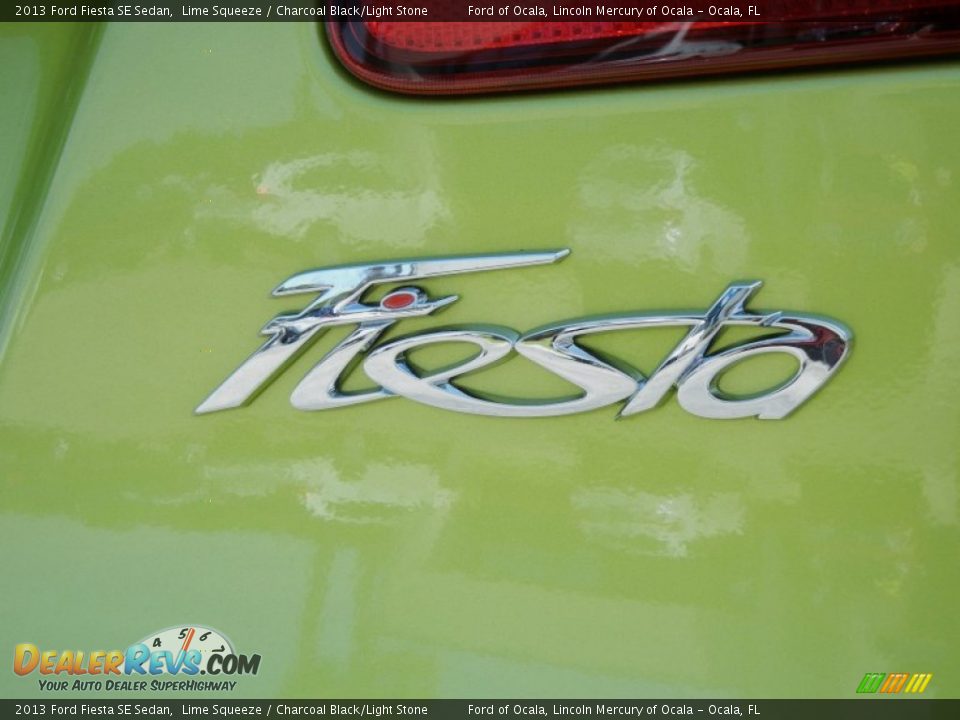 2013 Ford Fiesta SE Sedan Lime Squeeze / Charcoal Black/Light Stone Photo #4