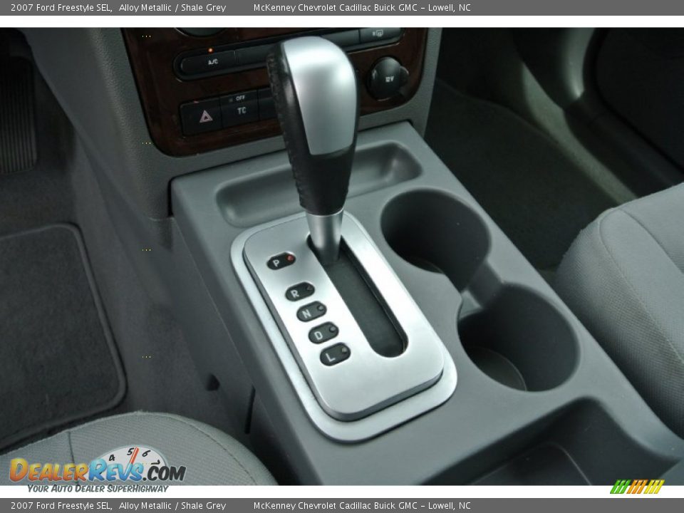 2007 Ford Freestyle SEL Shifter Photo #12