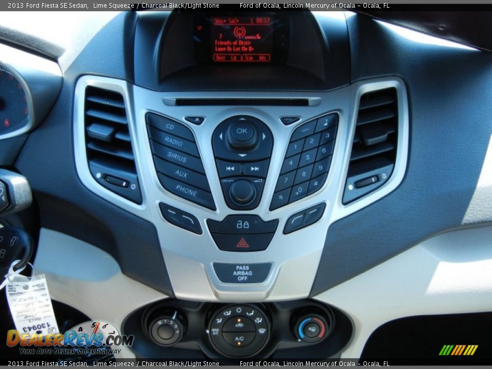 2013 Ford Fiesta SE Sedan Lime Squeeze / Charcoal Black/Light Stone Photo #9