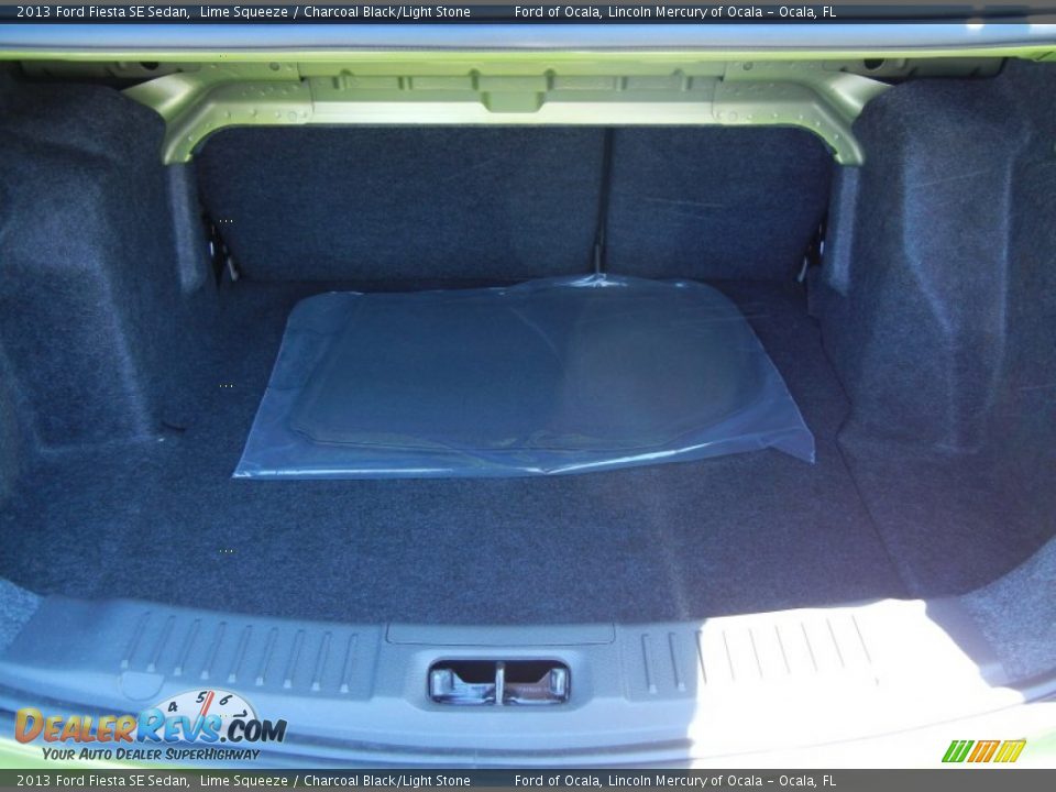 2013 Ford Fiesta SE Sedan Lime Squeeze / Charcoal Black/Light Stone Photo #10