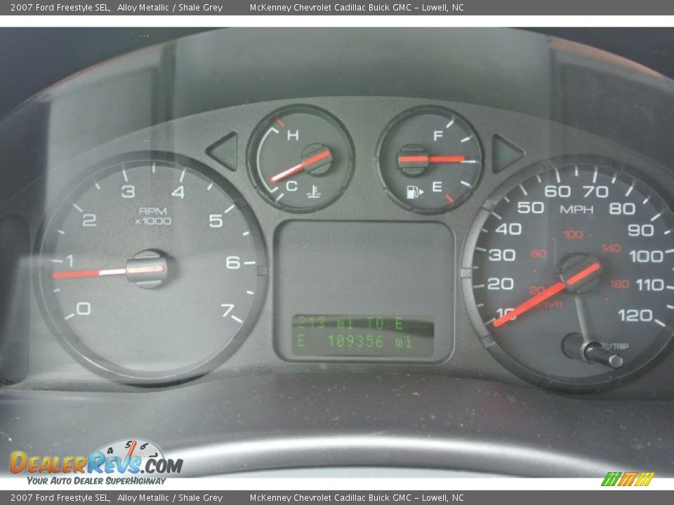 2007 Ford Freestyle SEL Gauges Photo #16