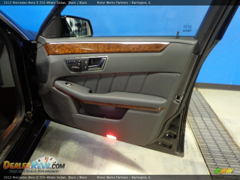 2013 Mercedes-Benz E 350 4Matic Sedan Black / Black Photo #22