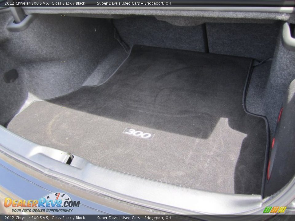 2012 Chrysler 300 S V6 Gloss Black / Black Photo #21