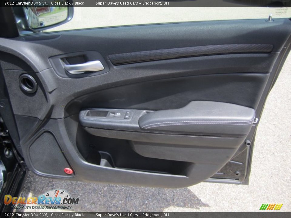 2012 Chrysler 300 S V6 Gloss Black / Black Photo #28