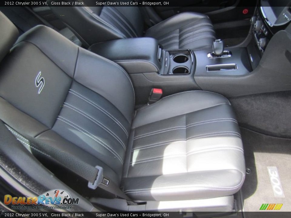 2012 Chrysler 300 S V6 Gloss Black / Black Photo #32