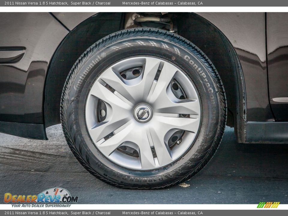 2011 Nissan Versa 1.8 S Hatchback Super Black / Charcoal Photo #8