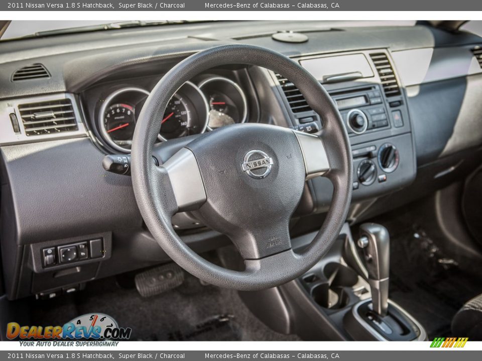2011 Nissan Versa 1.8 S Hatchback Super Black / Charcoal Photo #16