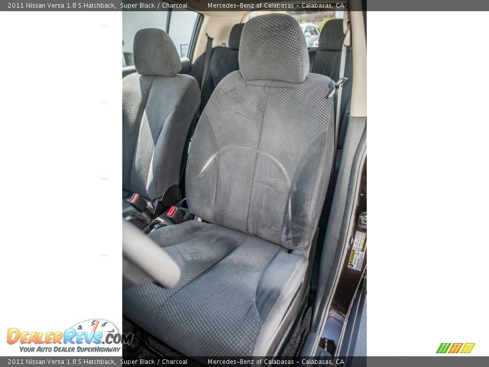 2011 Nissan Versa 1.8 S Hatchback Super Black / Charcoal Photo #19