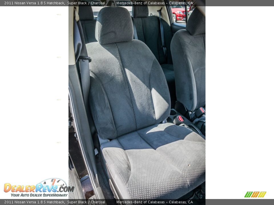 2011 Nissan Versa 1.8 S Hatchback Super Black / Charcoal Photo #23