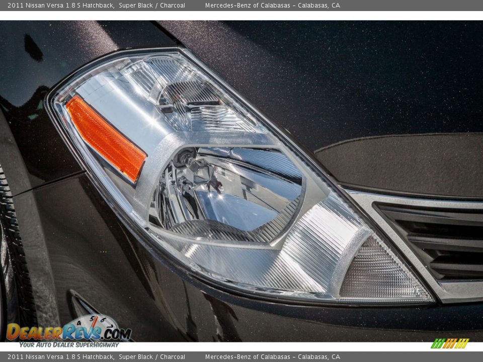 2011 Nissan Versa 1.8 S Hatchback Super Black / Charcoal Photo #25