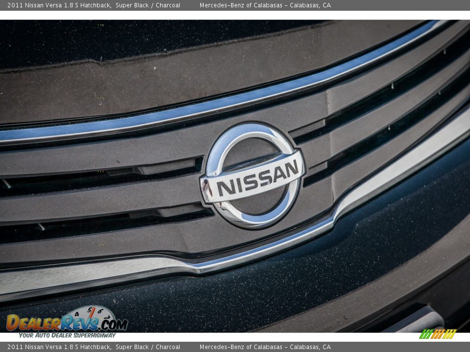 2011 Nissan Versa 1.8 S Hatchback Super Black / Charcoal Photo #26