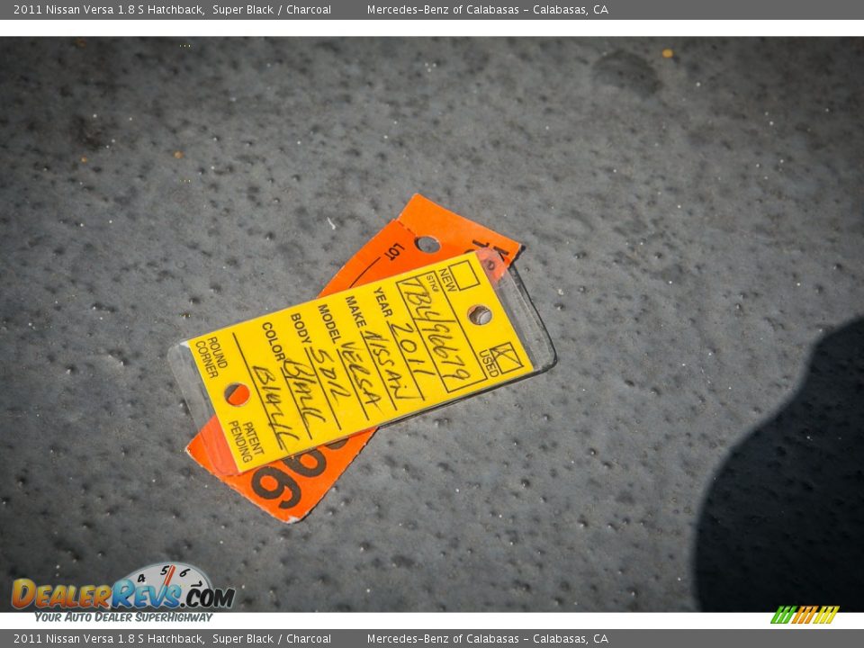2011 Nissan Versa 1.8 S Hatchback Super Black / Charcoal Photo #30