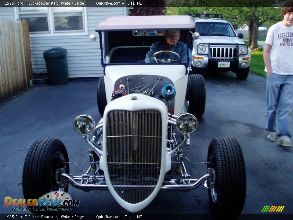1925 Ford T Bucket Roadster White / Beige Photo #4