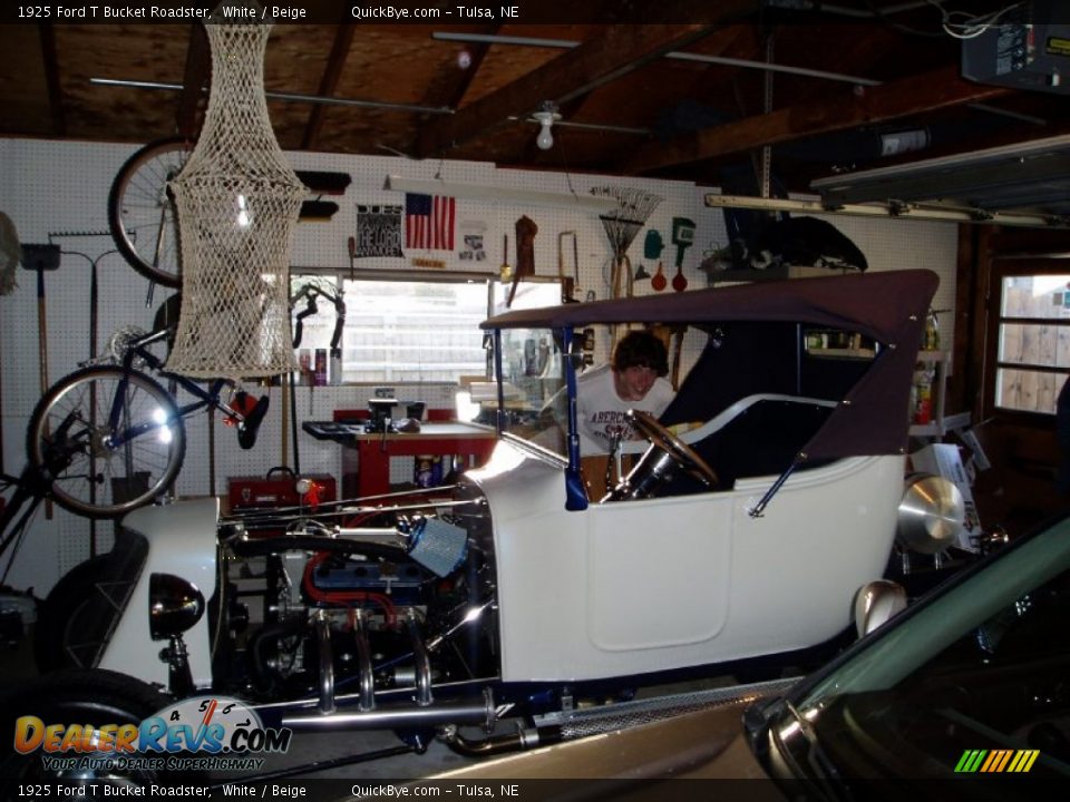 1925 Ford T Bucket Roadster White / Beige Photo #6