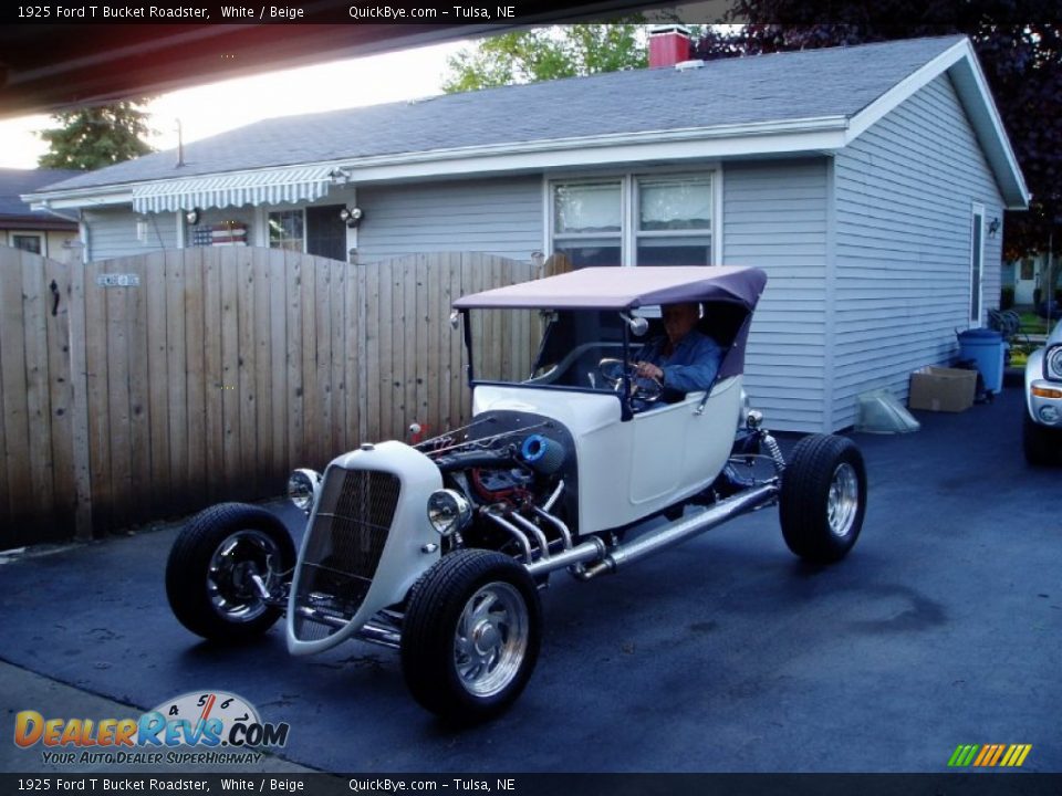 1925 Ford T Bucket Roadster White / Beige Photo #8