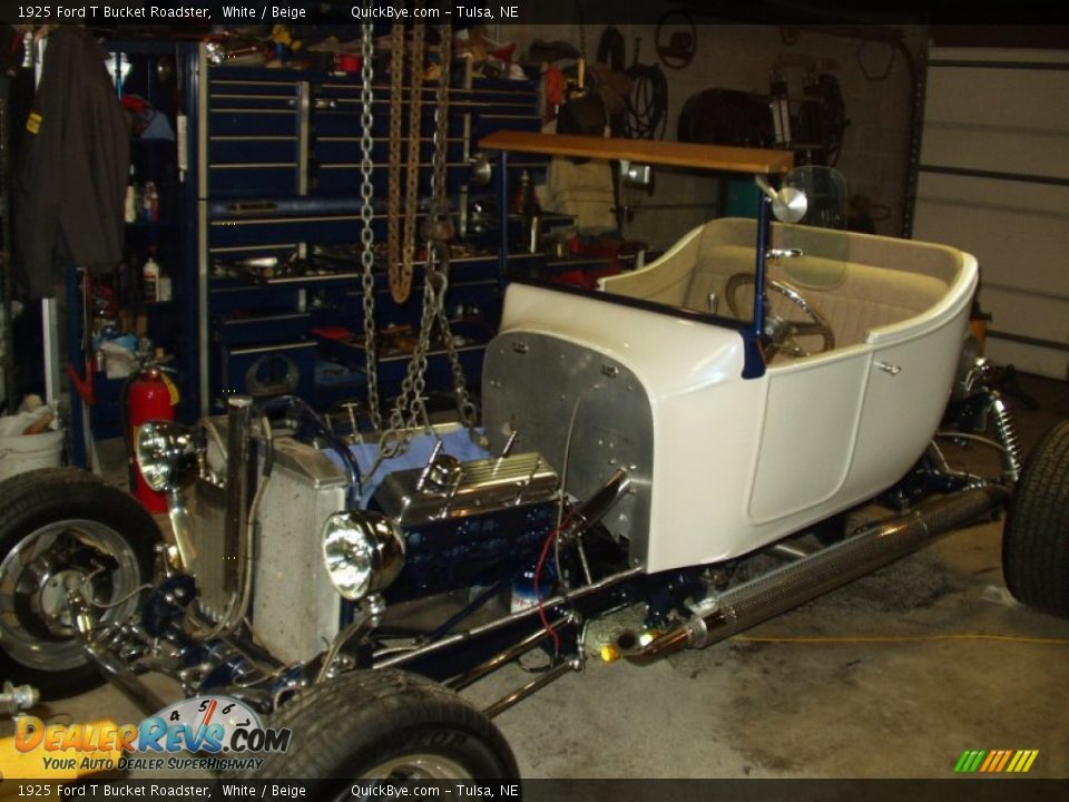 1925 Ford T Bucket Roadster White / Beige Photo #15