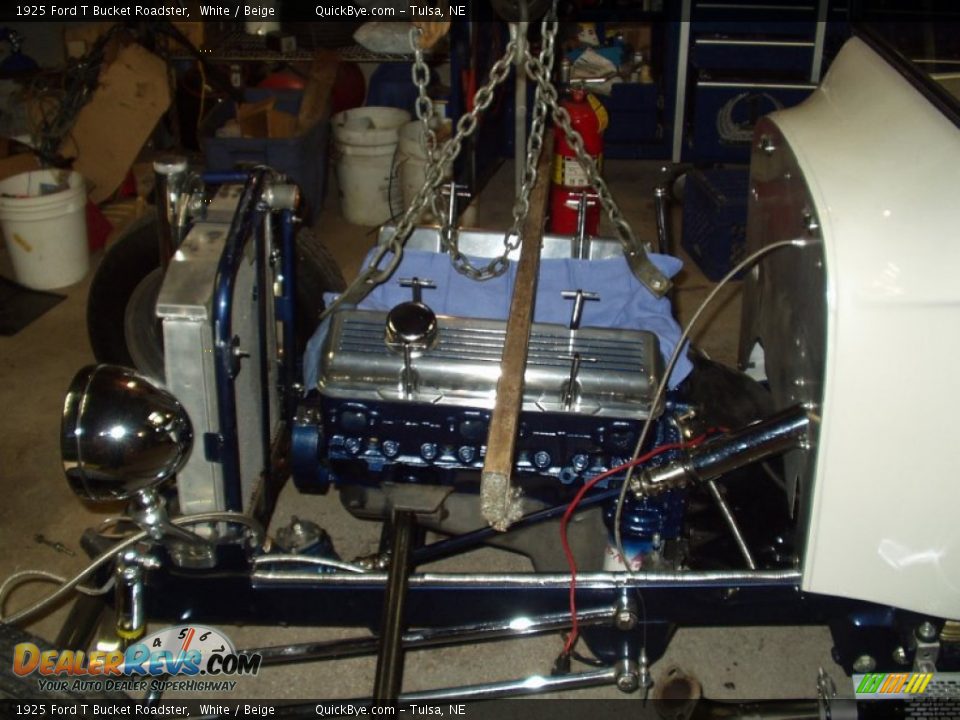 1925 Ford T Bucket Roadster White / Beige Photo #17