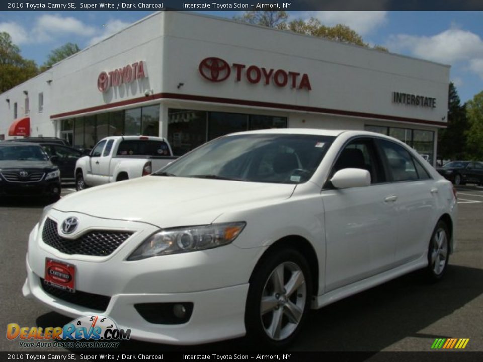 2010 Toyota Camry SE Super White / Dark Charcoal Photo #1