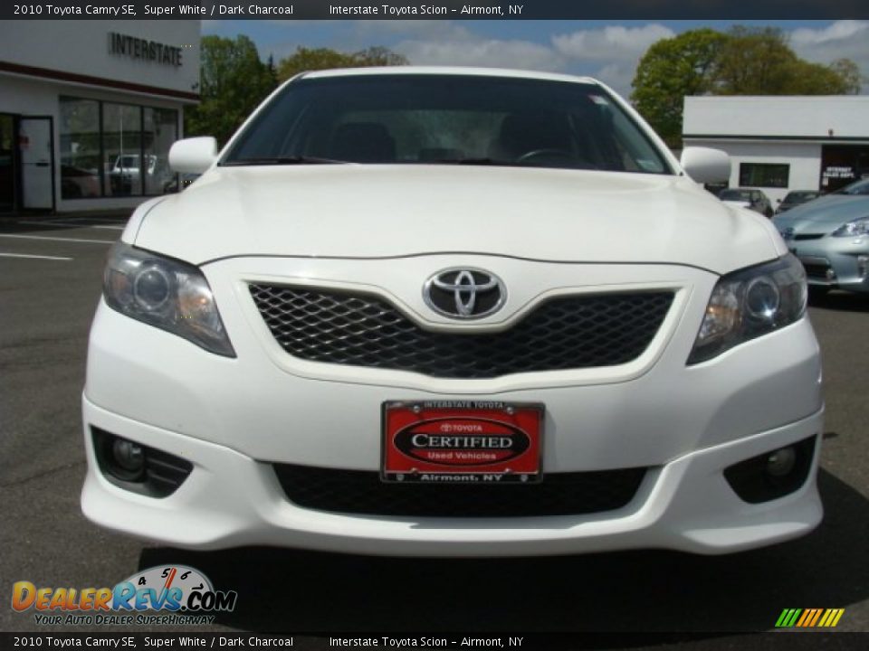 2010 Toyota Camry SE Super White / Dark Charcoal Photo #2