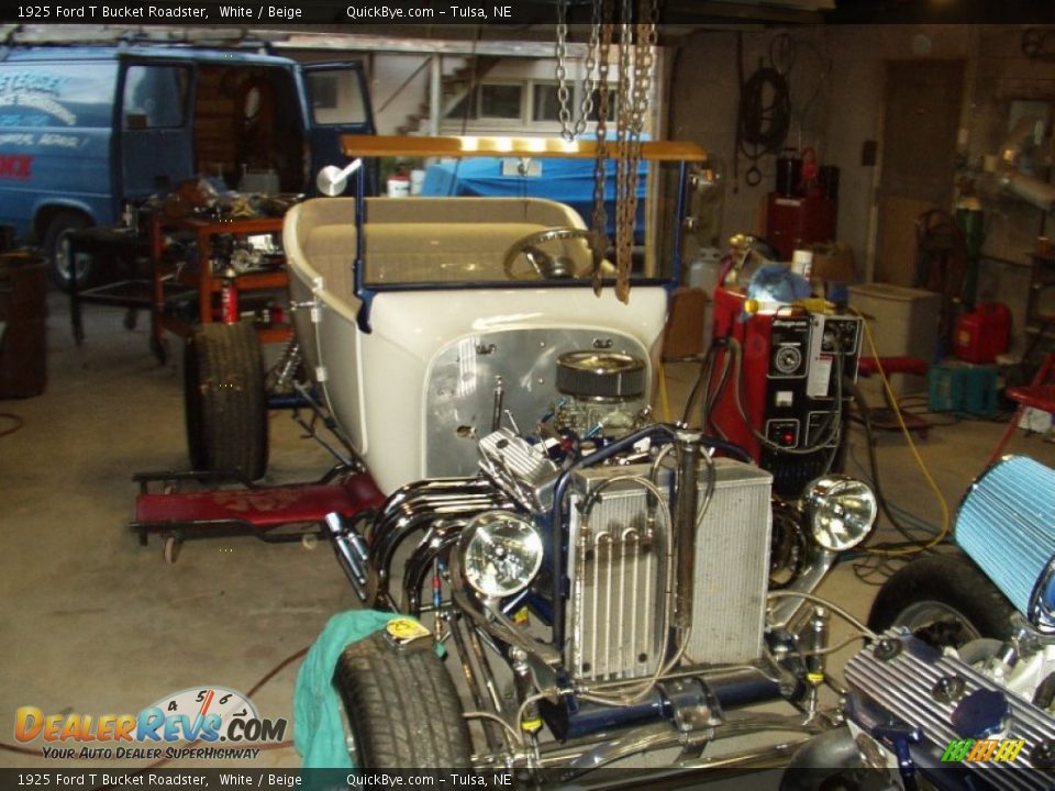 1925 Ford T Bucket Roadster White / Beige Photo #24