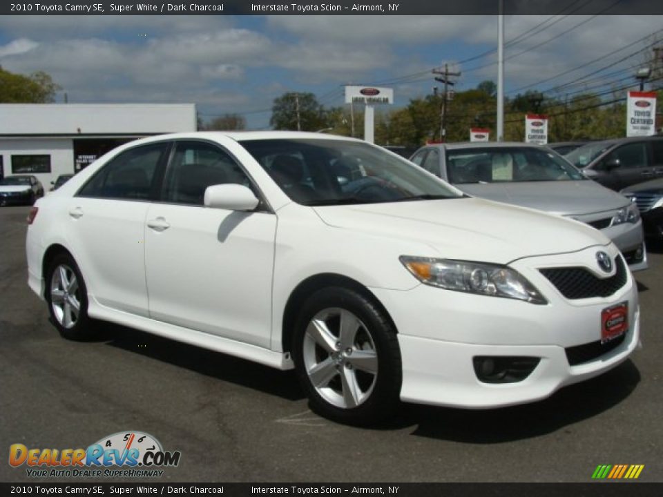 2010 Toyota Camry SE Super White / Dark Charcoal Photo #3